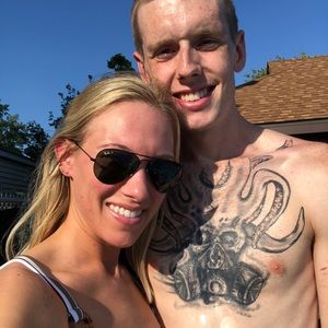 Meet your Posher, Zoe&Logan, we share Poshmark🙃